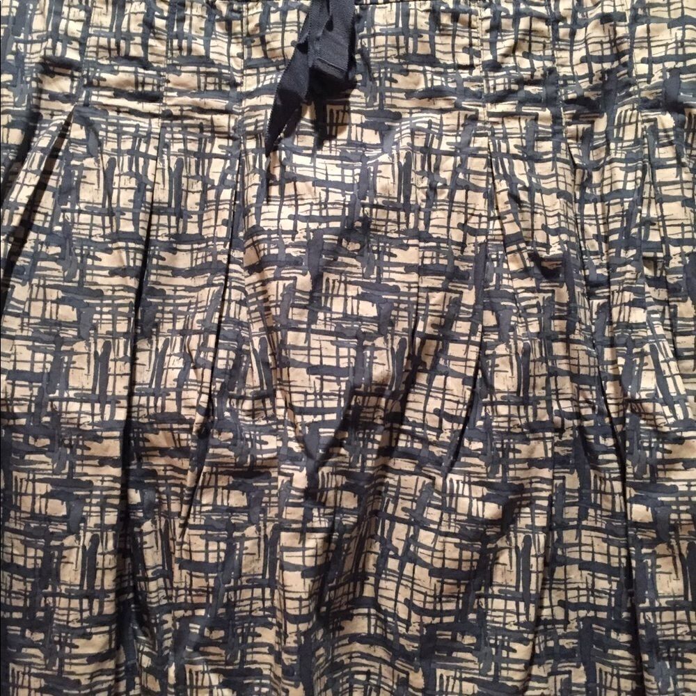 Old Navy Skirt - Picture 2 of 4
